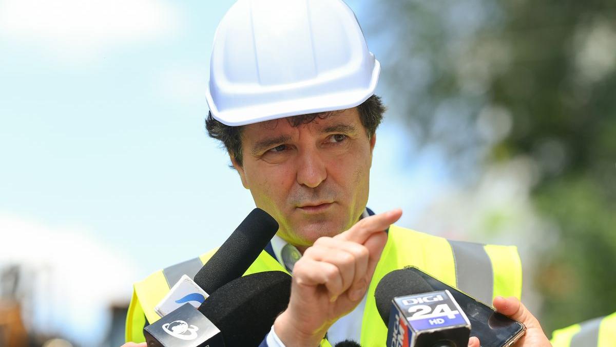 nicusor dan acuzat blocheaza dezvoltarea orasului