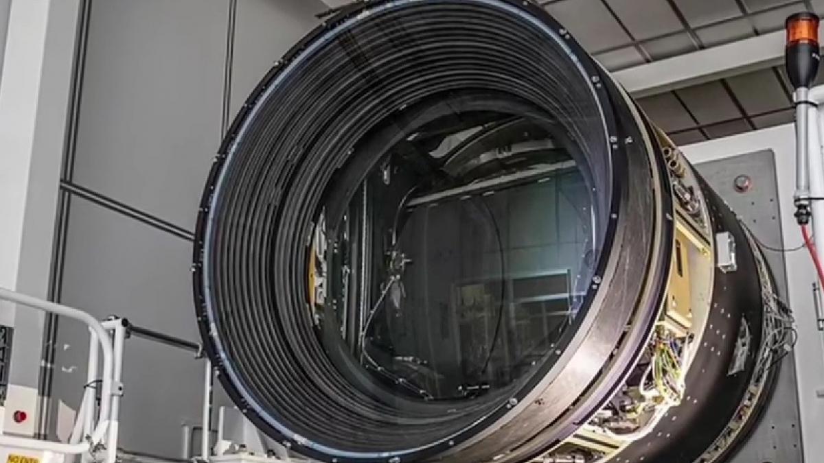 cum arata cea mai mare camera digitala din lume