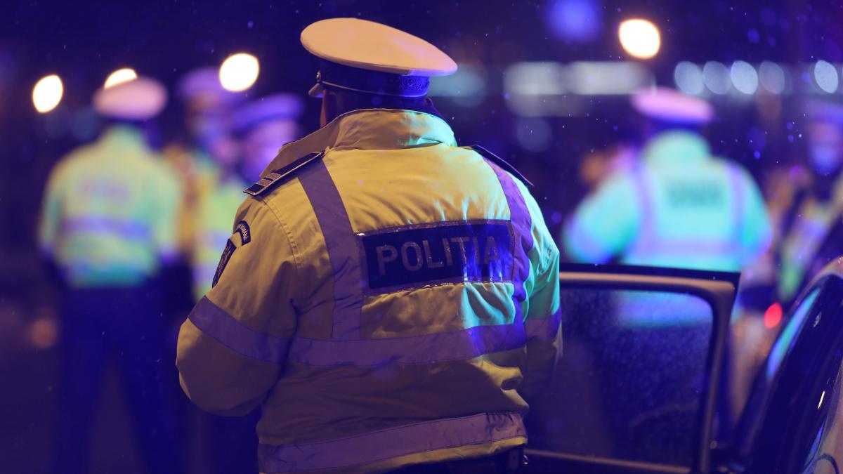 fetita 2 ani a cazut etaj trei bloc bragadiru