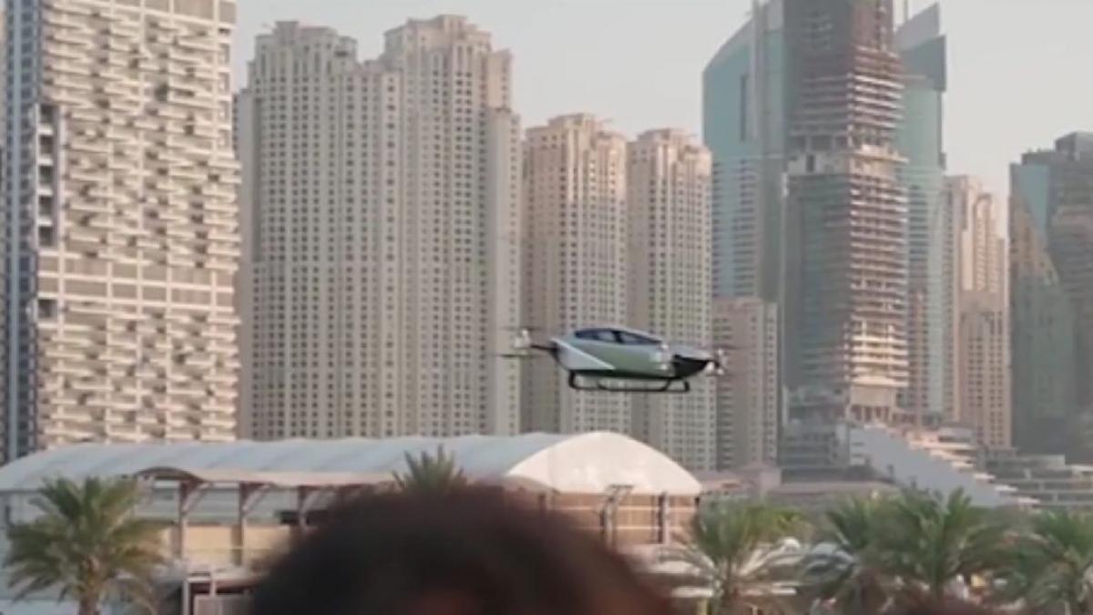 masina zburatoare bolid lux dubai