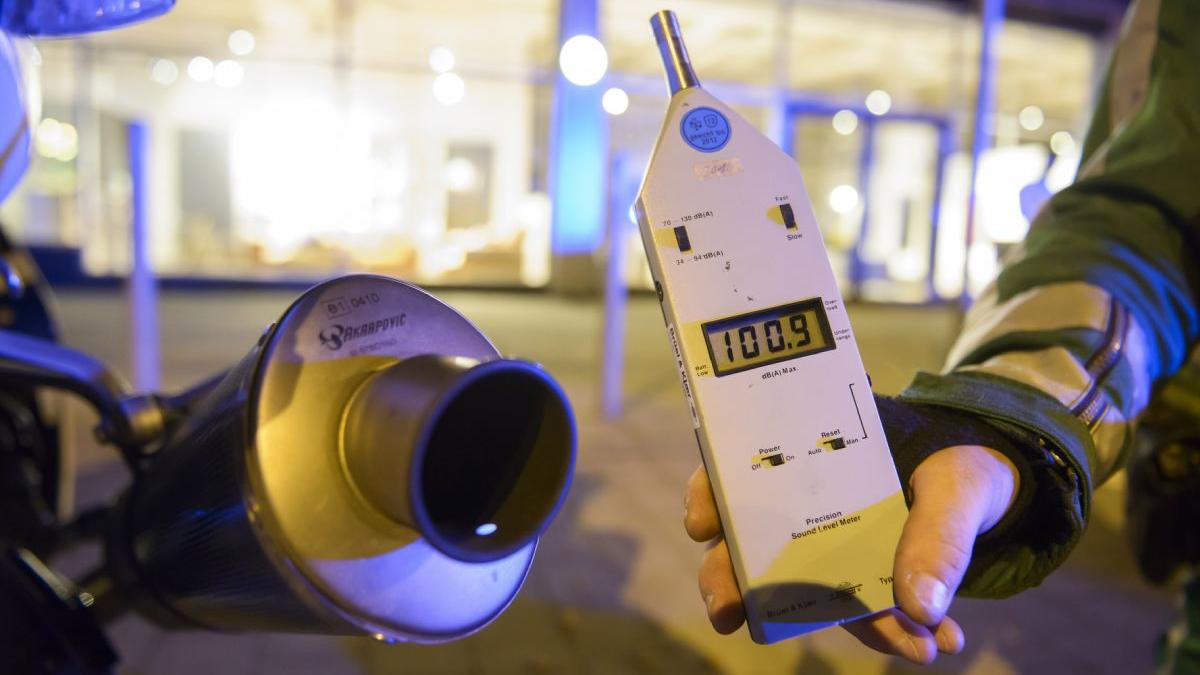 masini motociclete zgomot bucuresti noapte poluare fonica