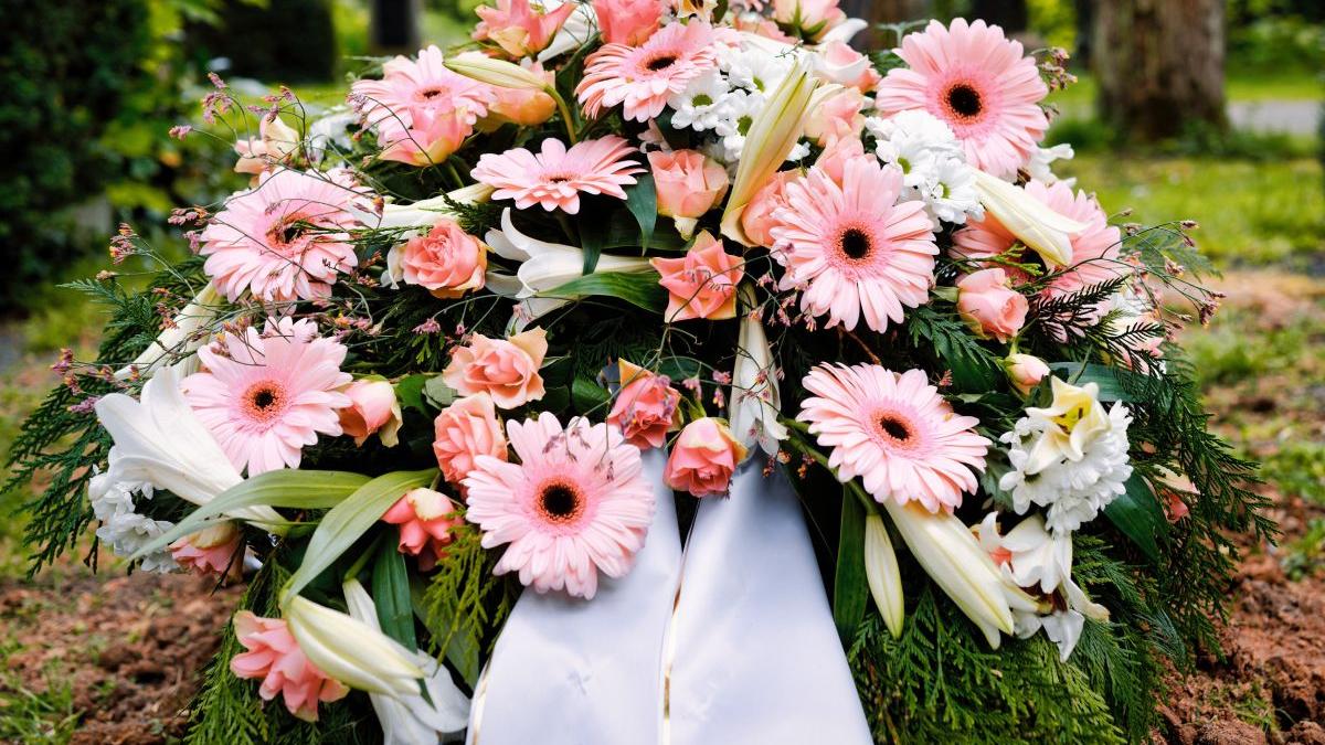 inmormantare dar comuna ghioroc arad romania familii plicuri bani