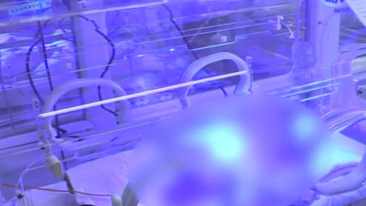 bebelusi bagati in incubatoare frig maternitate ploiesti