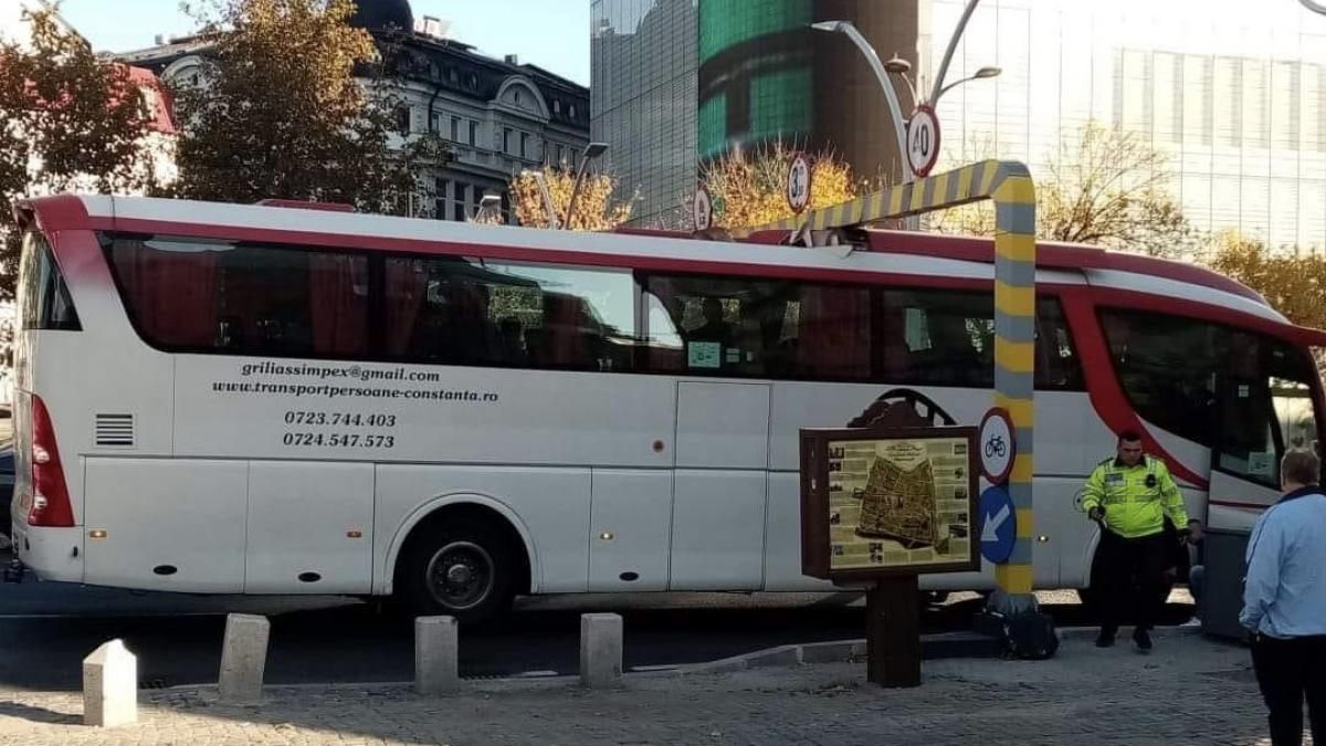 autocar blocat zona pasaj unirii