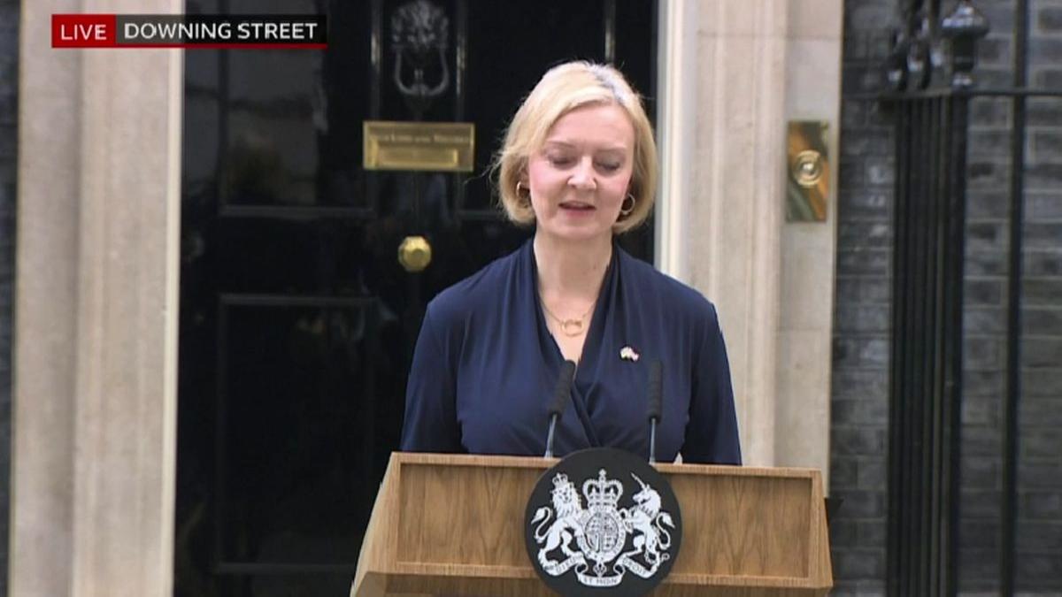 liz truss a demisionat