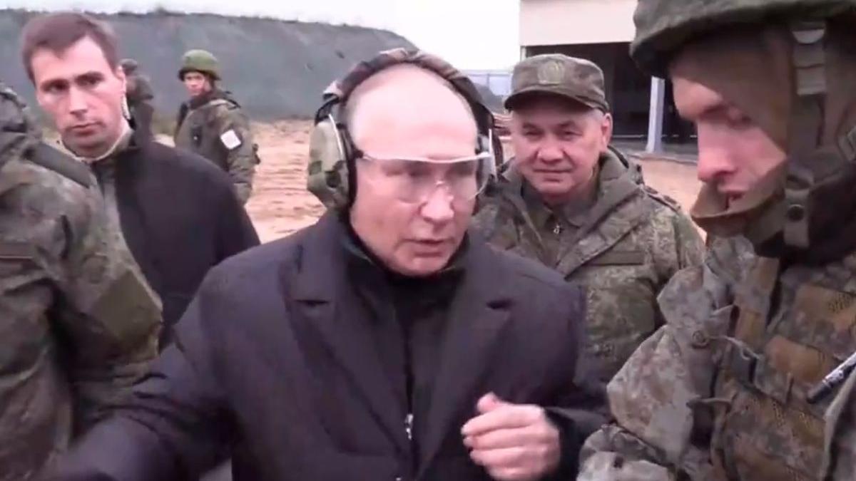putin kremlin pusca luneta plasa camuflaj cap