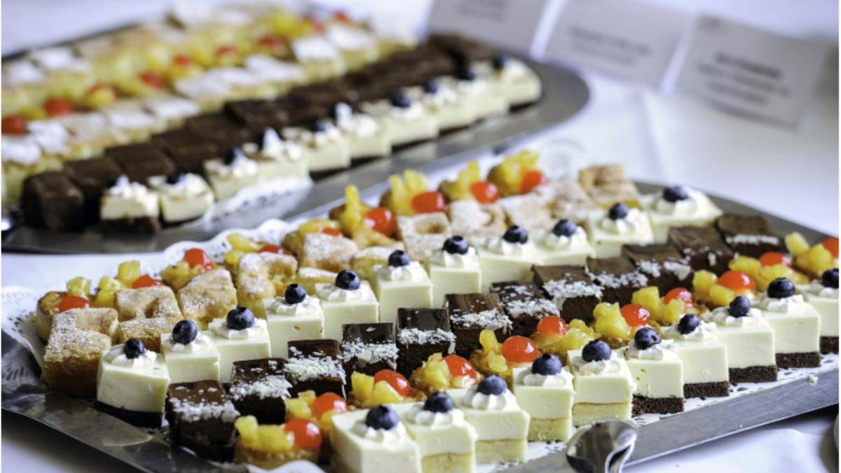 cat s au scumpit prajiturile