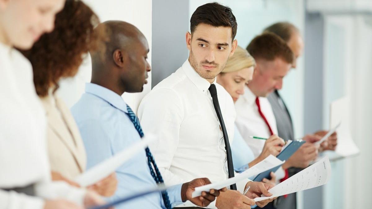 beneficii companie angajare candidati straini