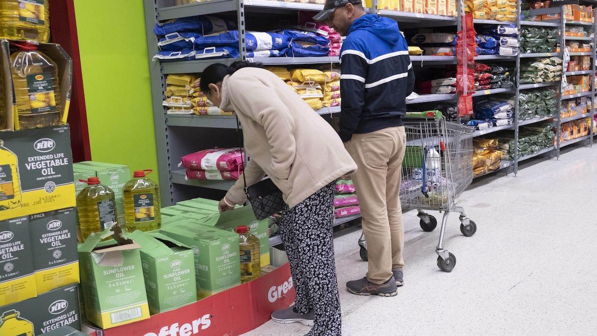 cos cumparaturi sarbatori scump