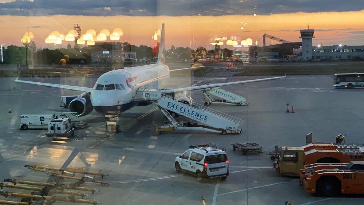 roman condamnat bihor trafic migranti adus italia sub escorta aeroport otopeni