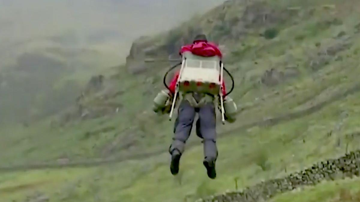 costumul de zbor care ii transforma pe paramedici in supereroi