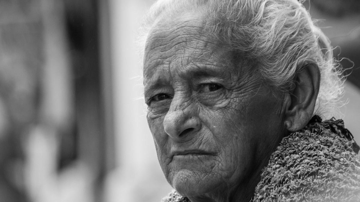 batrana italia prinsa la furat supermarket italia reactia angajat