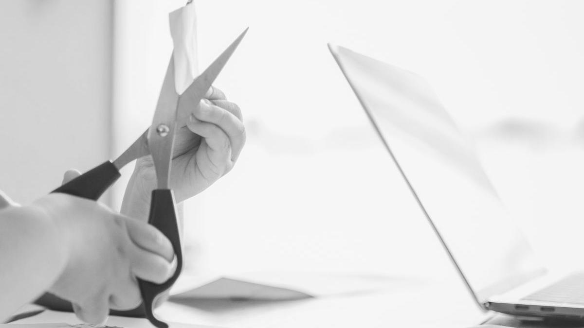 fetita 2 luni intepata foarfeca vrancea