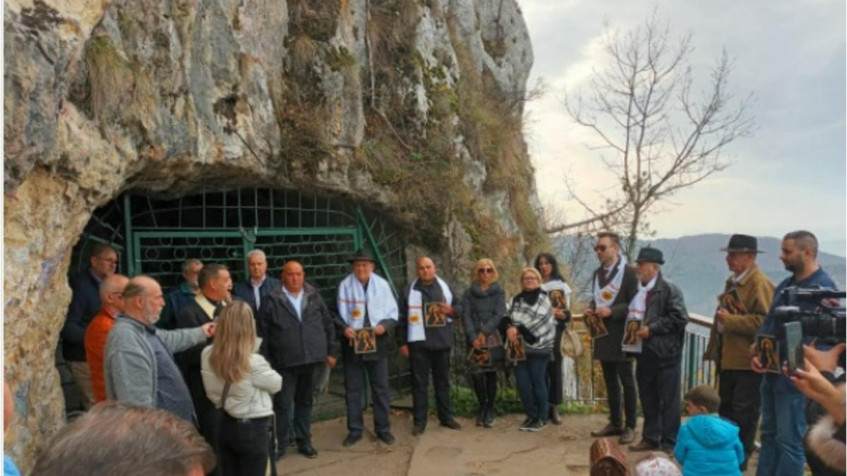 monument victime covid muntele tampa