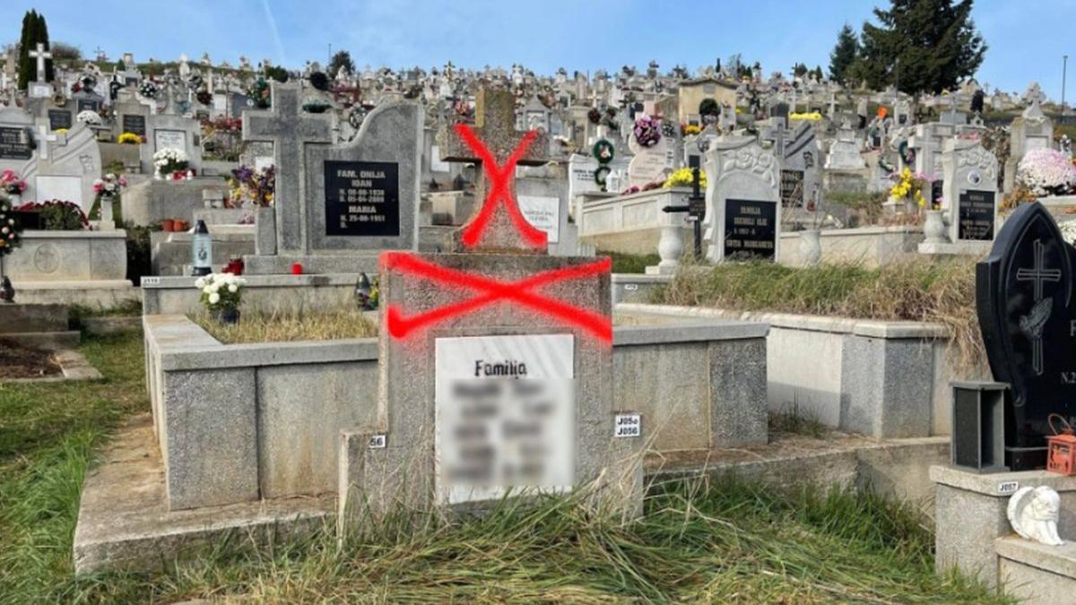 mormintele nu platit taxe vopsite portocaliu