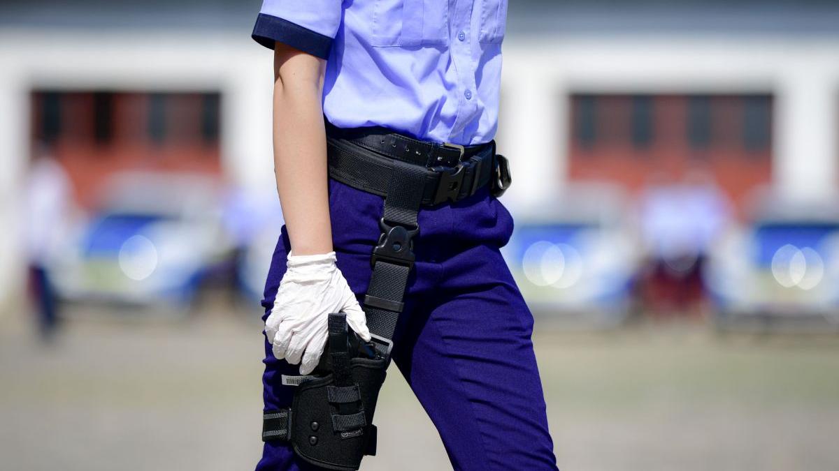 politist bucuresti pierdut incarcator 15 gloante prima zi munca teren