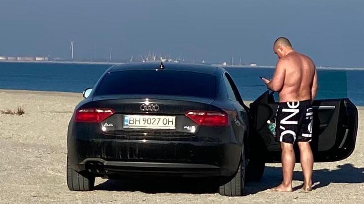 tanar ucraina dezbracat a intrat masina plaja mamaia