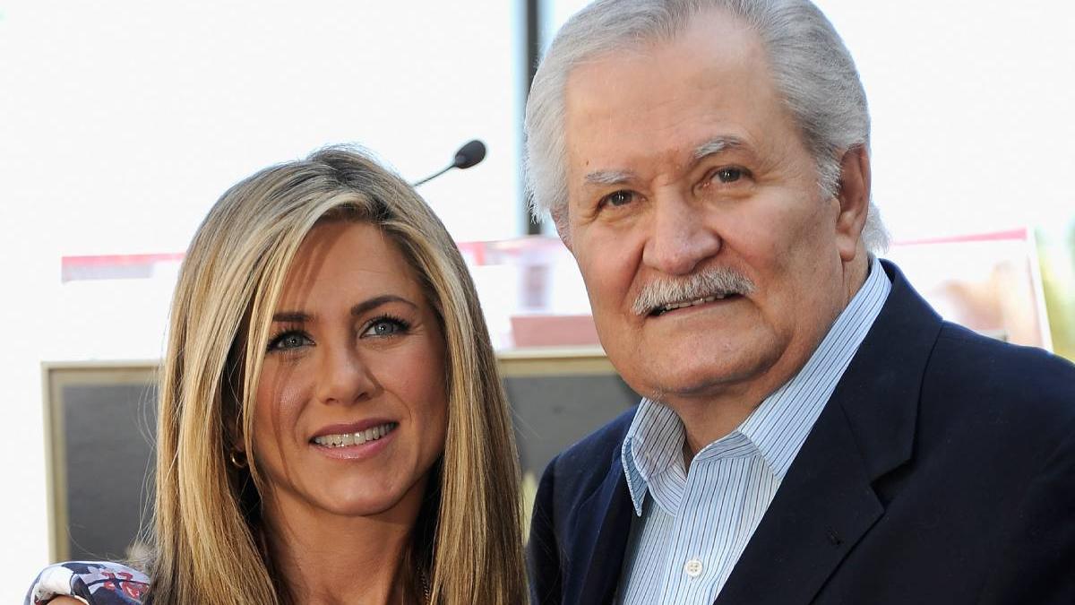 a murit tatal lui jennifer aniston john aniston