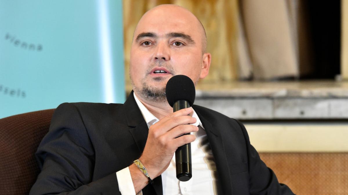 senator novak csaba zoltan demisie