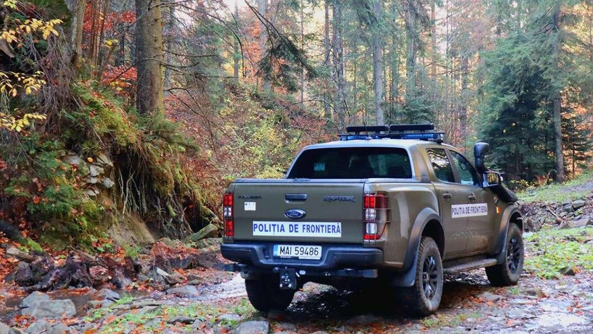 politia frontiera dotata masini 200 cai putere traversa apa adanca