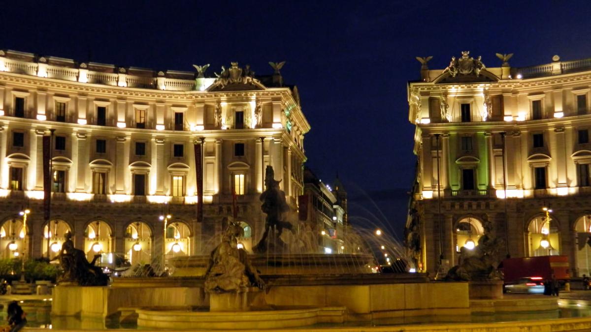 roman descaltat spele picioare fantana istorica roma