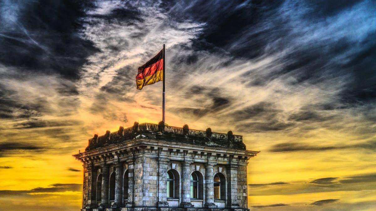 roman plecat germania salariu minim 2000 euro