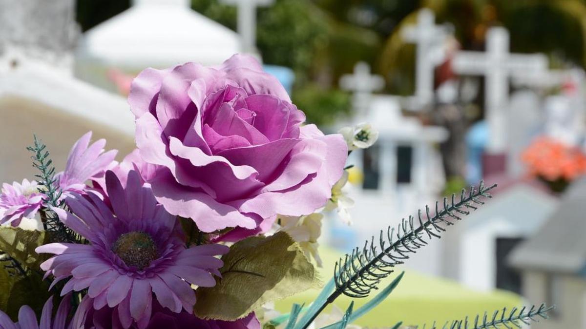 bani plic in loc de coroane funerare la inmormantare apel primar hunedoara