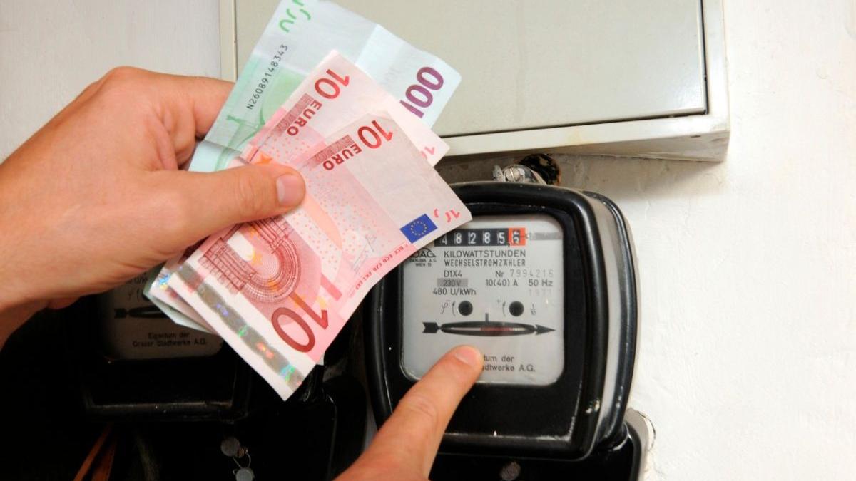 pret plafonat energie chiriasi