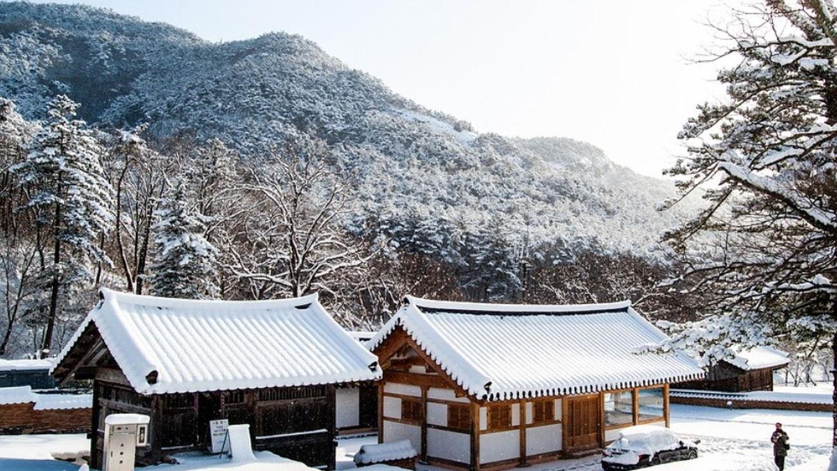 turisti munte sinaia zapada