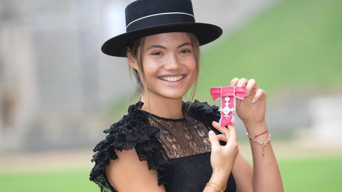 emma raducanu decorata regele charles