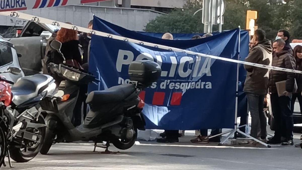 roman valizat tomberon barcelona cadavru barbat spania