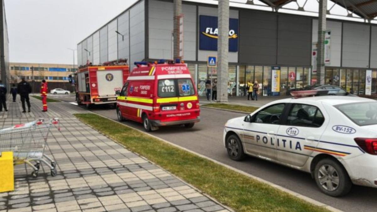 incendiu panou electric centru comercial brasov persoane avacuate