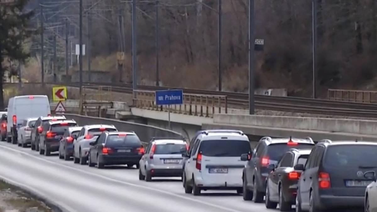 aglomeratie dn1 munte turisti