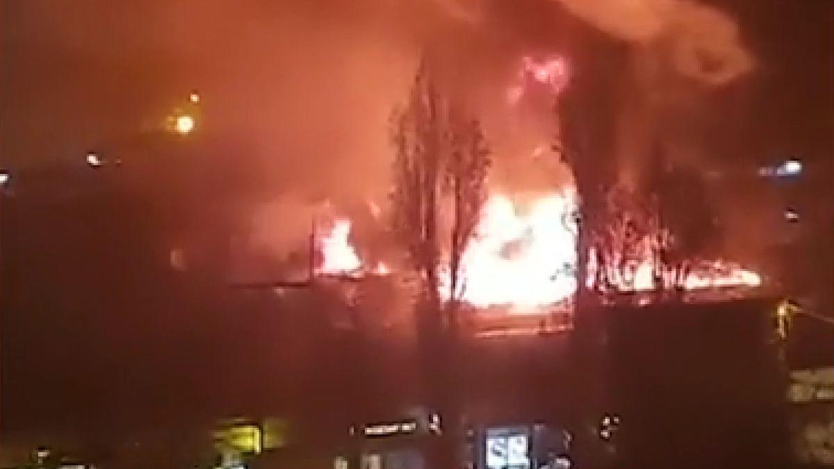 incendiu bucuresti piata 1 decembrie