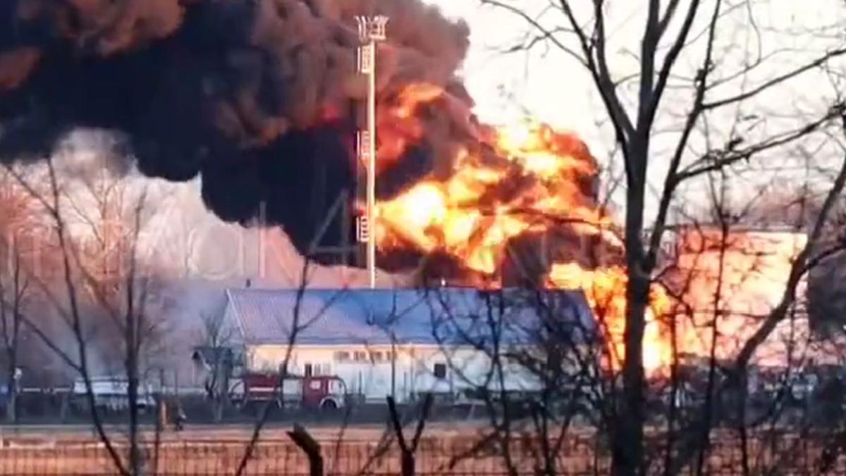 atac drone rusia incendiu aerodrom kursk