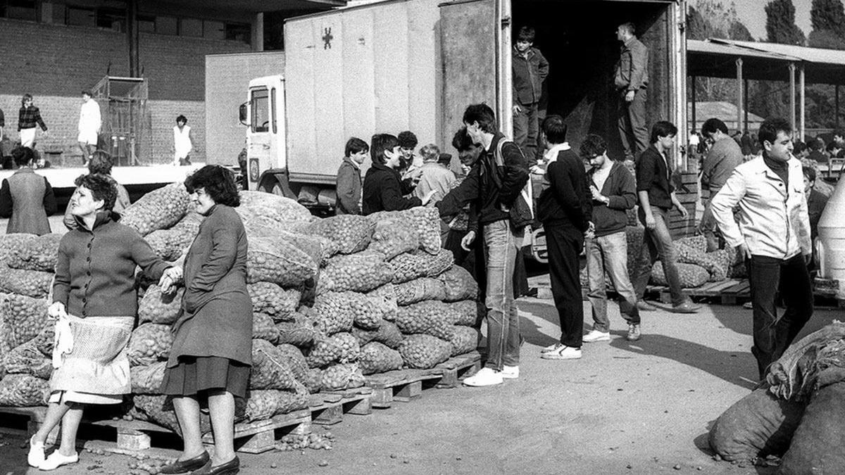 fotografie comunism revolta internet tara independenta bogata libertate