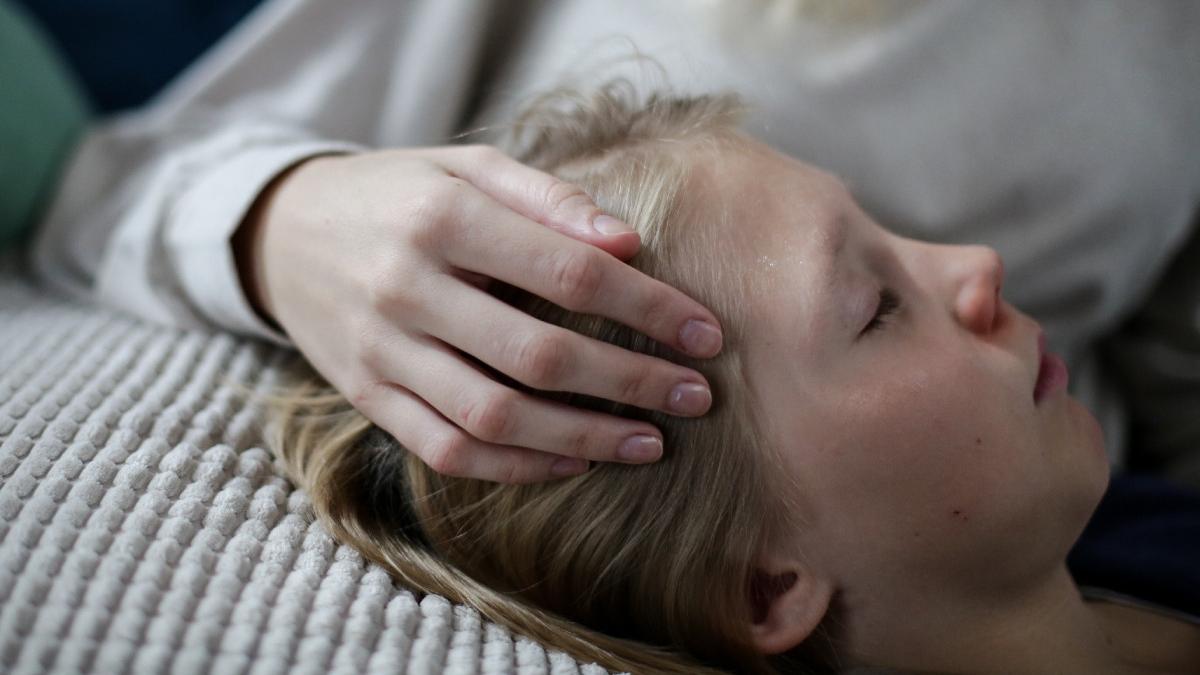 invatatoare cercetata elevi spital afectati lampa uv scoala dobroiesti