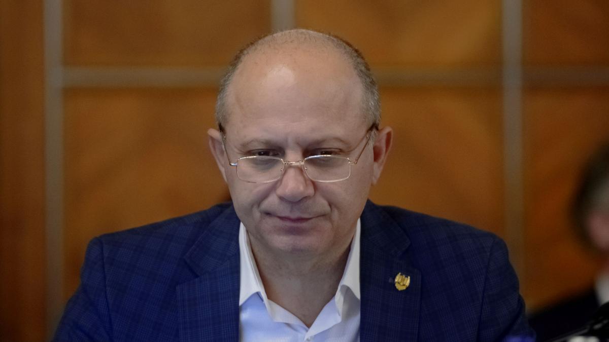 ministrul turismului daniel cadariu romani austria