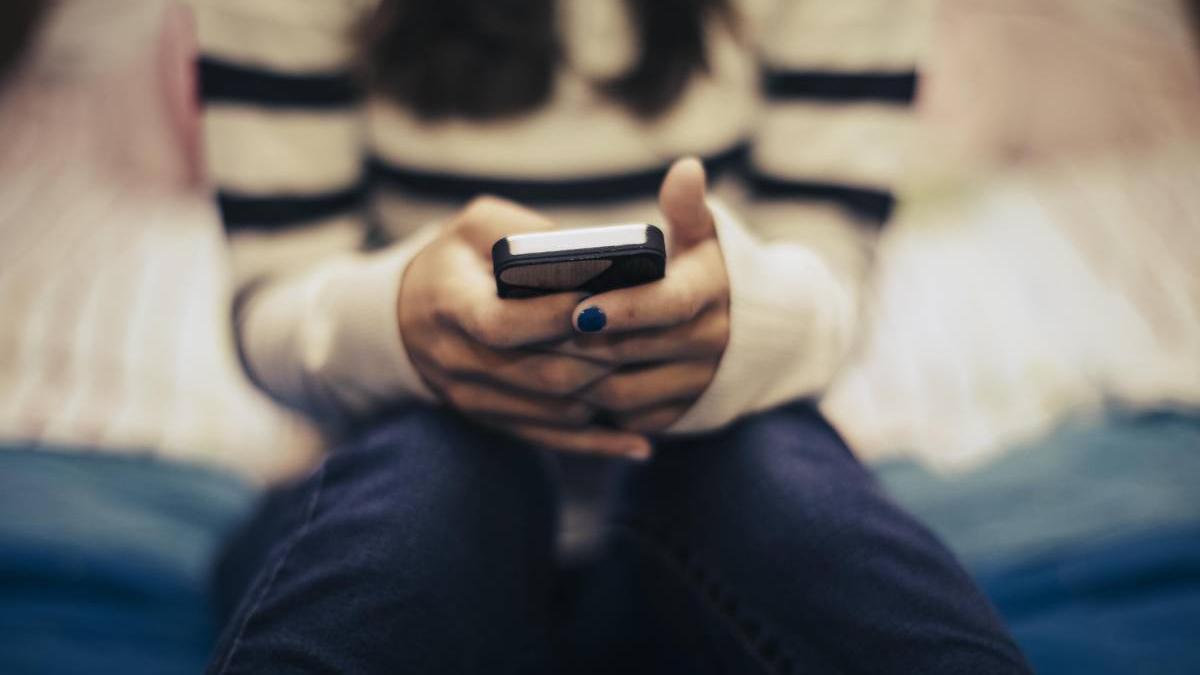 comentarii romani facebook ambasada austriei