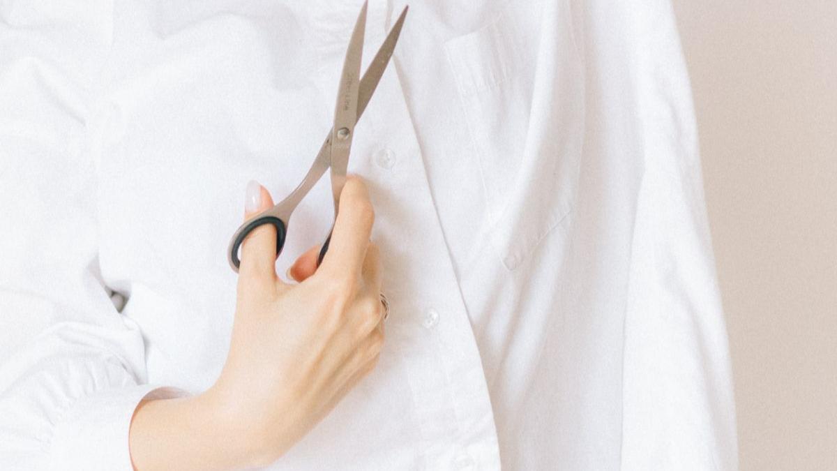 alerta iasi femeie amenintare foarfeca banca