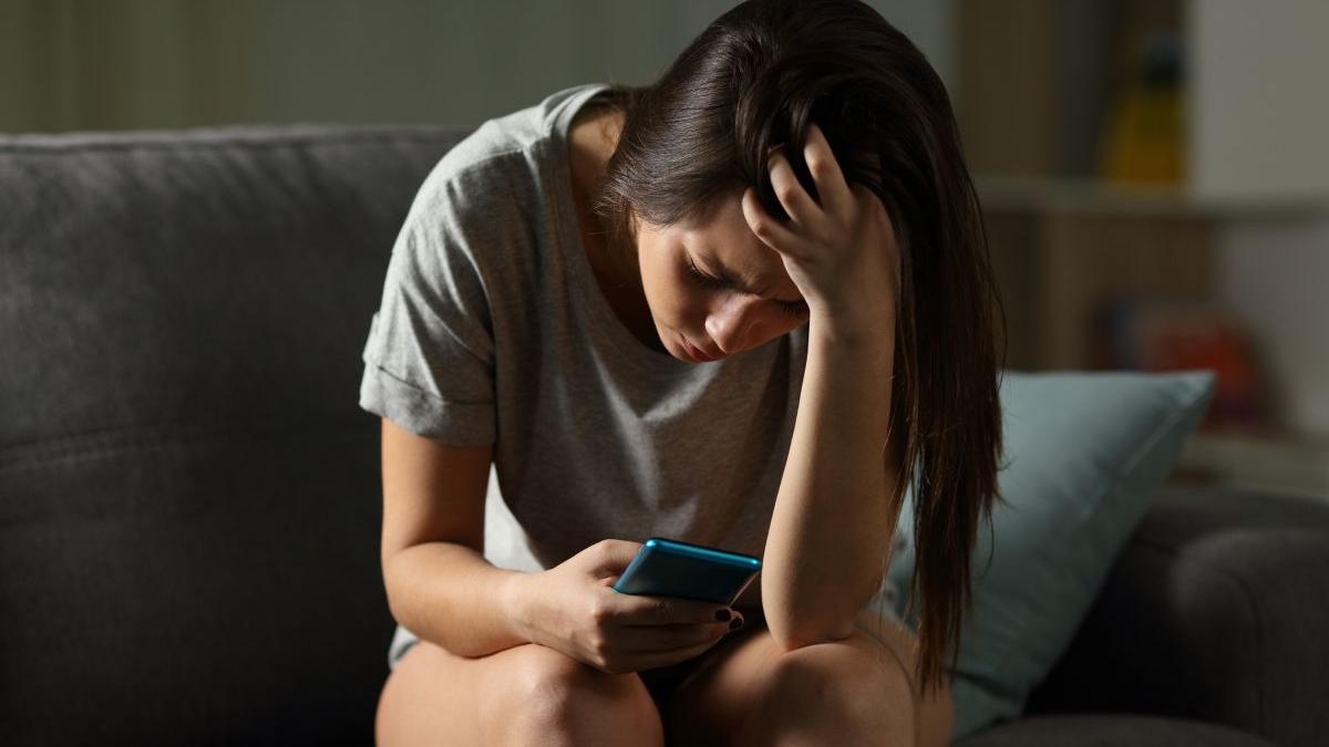 eleva vaslui lesinat clasa parinti confiscat telefonul mobil