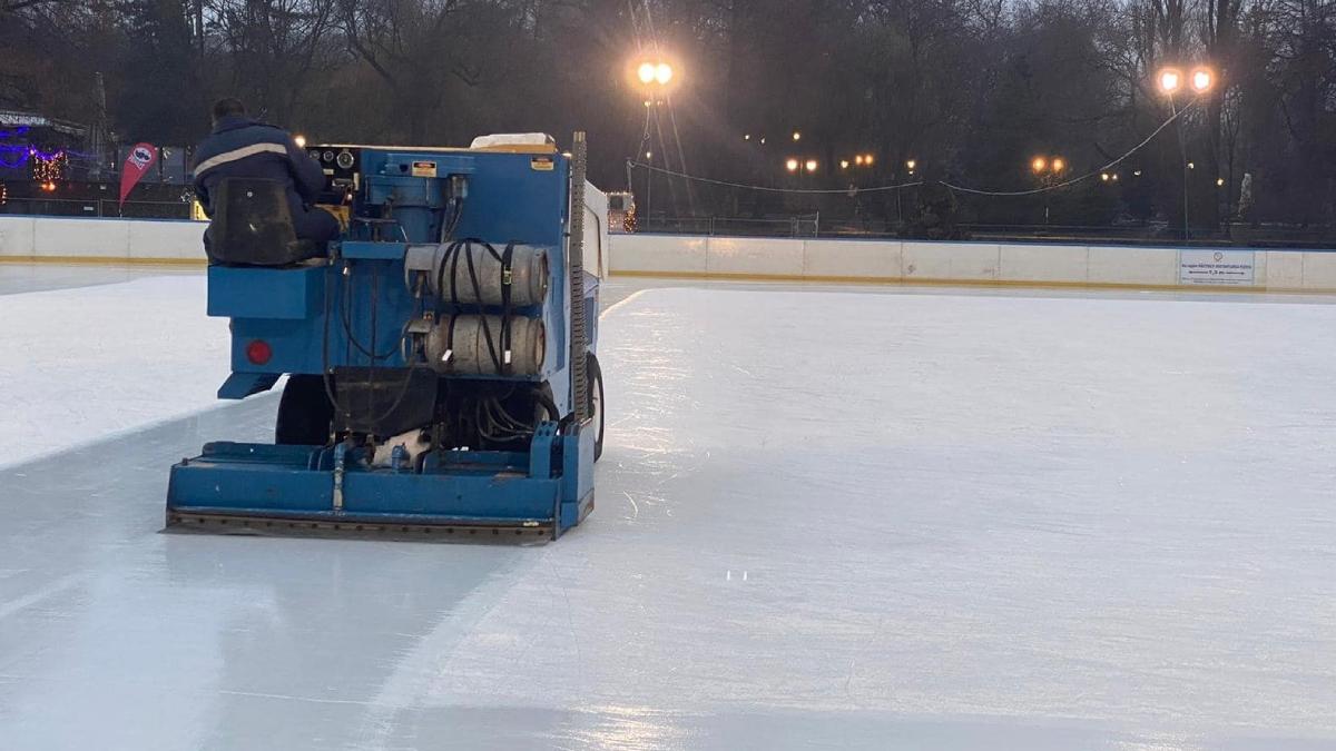 cat costa o ora patinoar cismigiu bucuresti