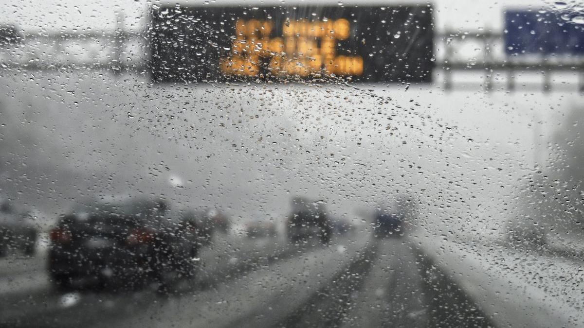 cod galben de ploaie burnita si polei trei judete sunt vizate de avertizarea meteo