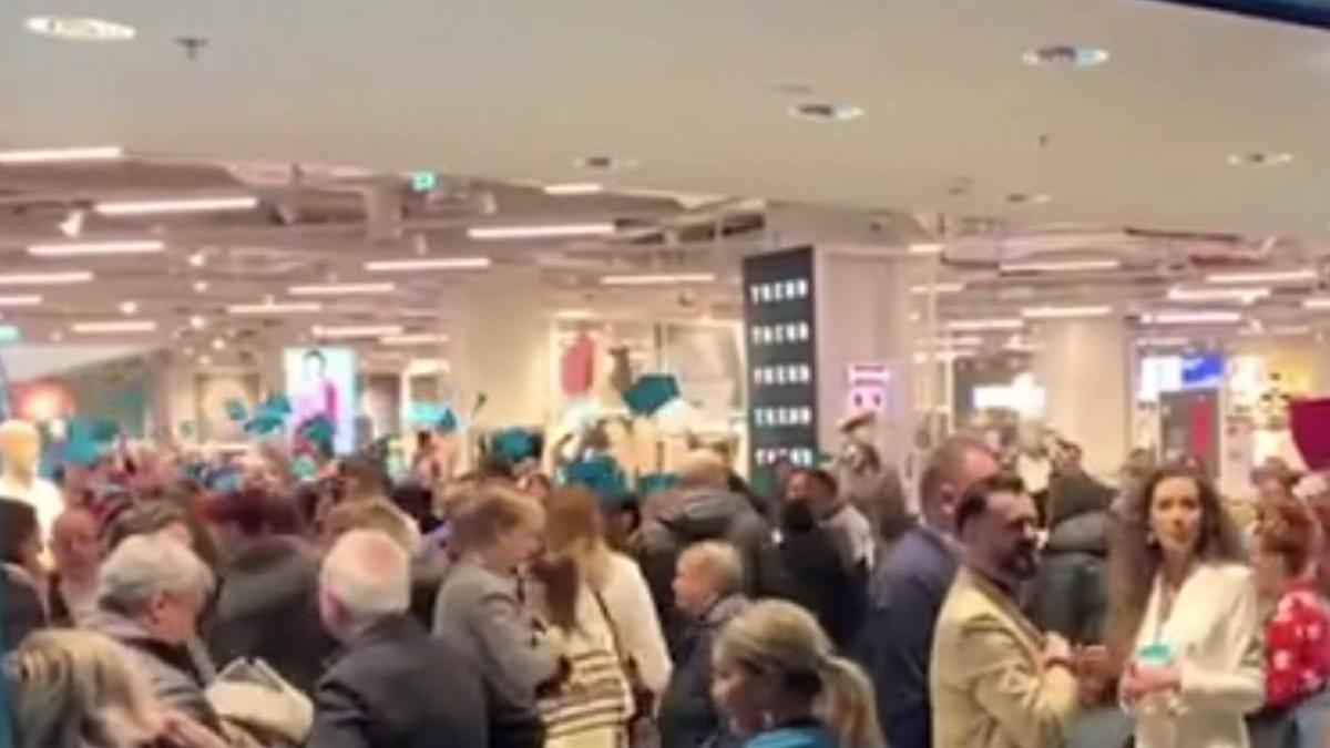 deschidere primark bucuresti coada zeci de oameni