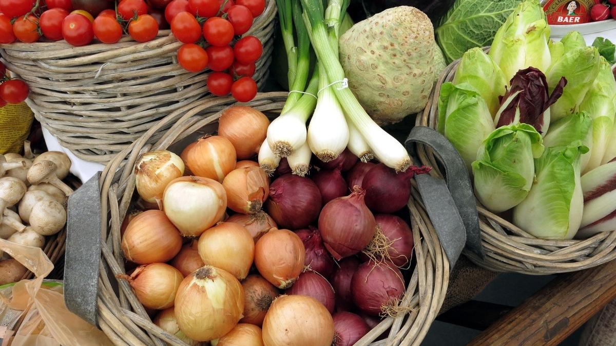 cat a ajuns sa coste ceapa piata obor bucuresti crestere preturi masa de craciun iarna 2022 2023