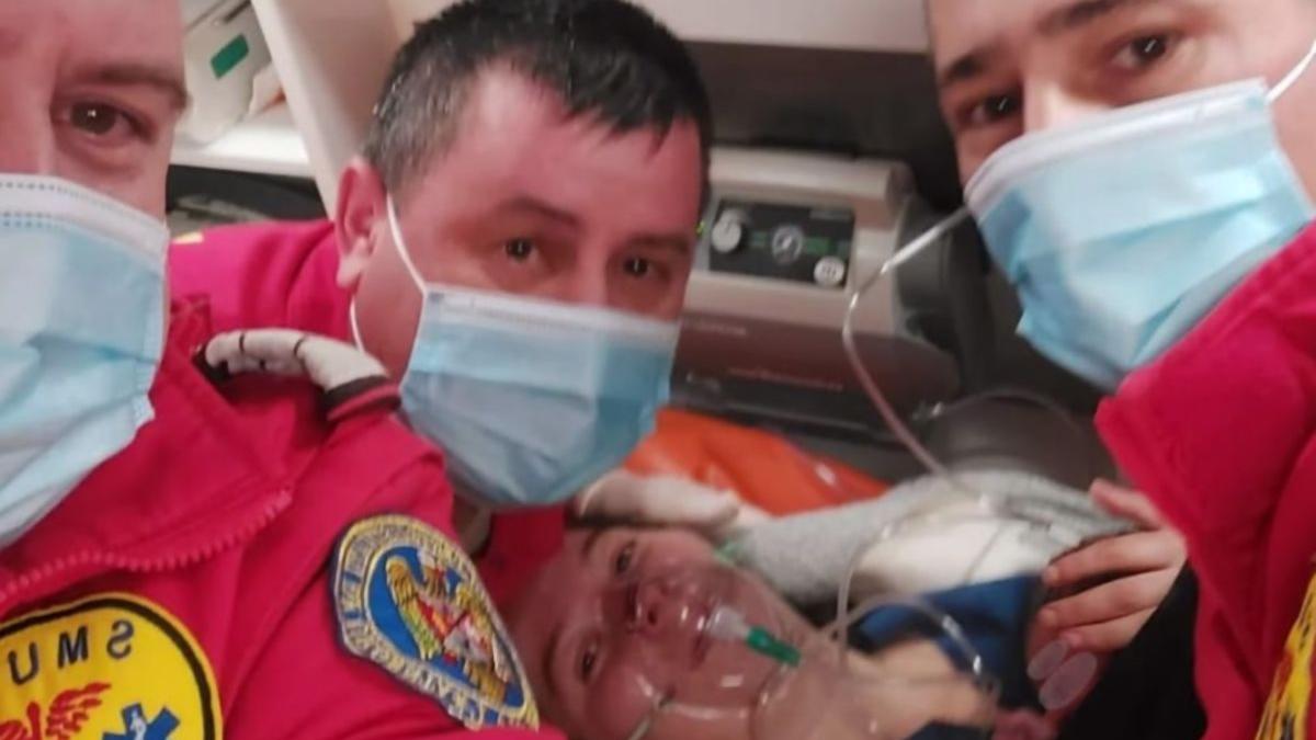 femeie dolhasca nascut ambulanta smurd