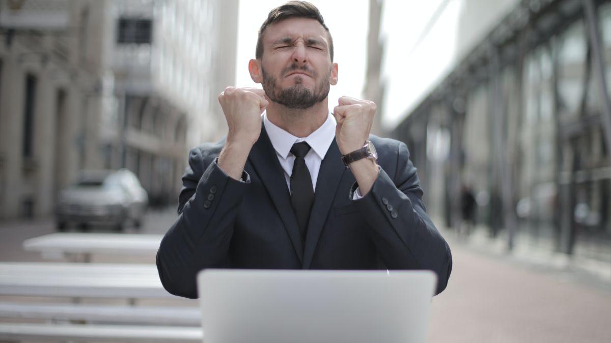 prima craciun 300 lei angajator salariat