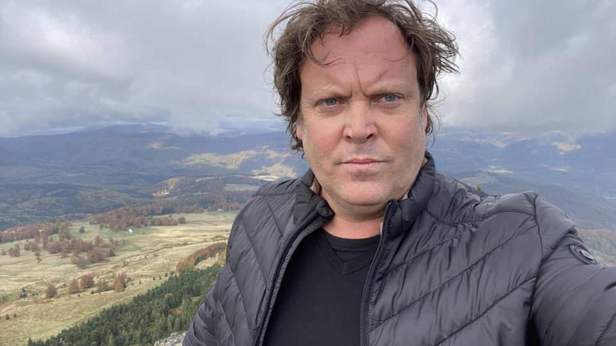 poem charlie ottley despre romania