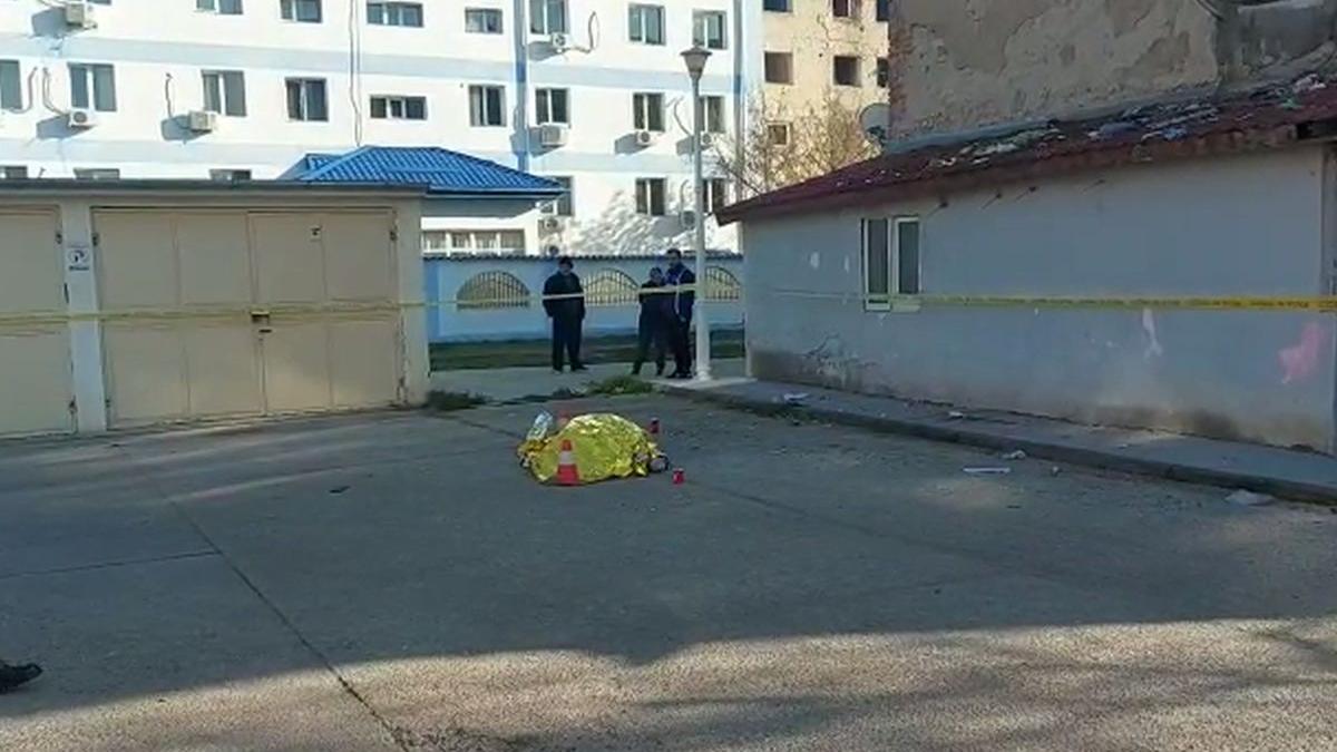 tanar 19 ani cazut etaj casa scarii depresie moarte mama