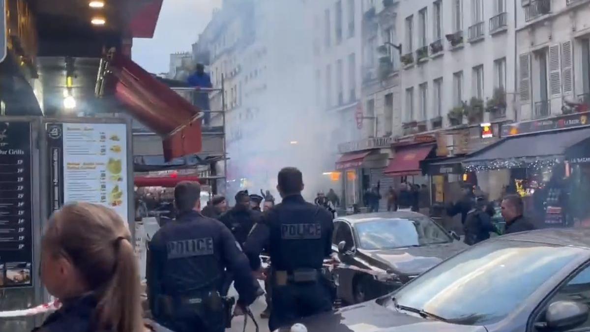 violente paris morti protestatari kurzi atac ministru de interne